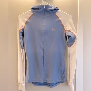 XS Under Armour Athletic Top. Great condition (barely worn)